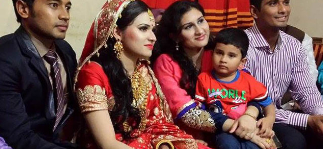 দুই জামাইয়ের পারফরম্যান্সে বেজায় খুশি শ্বশুর-শাশুড়ি!! দুই জামাইয়ের পারফরম্যান্সে বেজায় খুশি শ্বশুর-শাশুড়ি!!